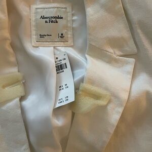 Abercrombie & Fitch Off-White Linen Blazer